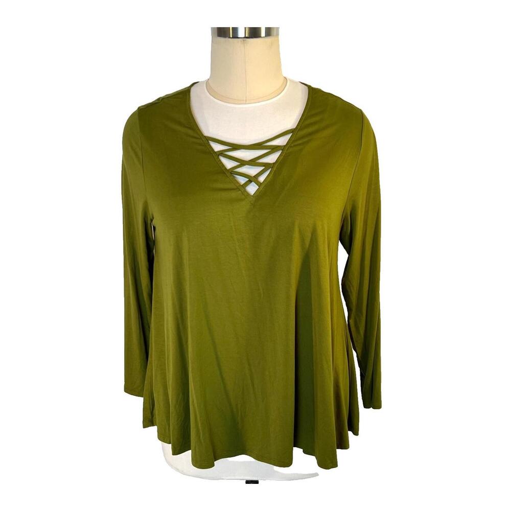 Elevate your wardrobe with the Grace Women's Tunic Blouse, a versatile piece tha